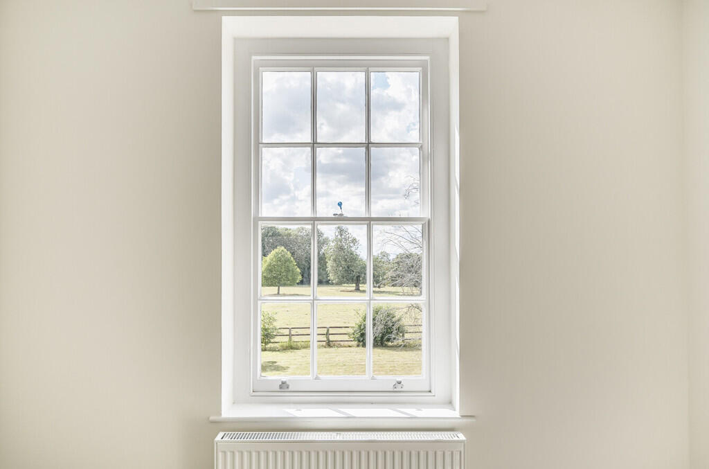 1328732-2-687e890...