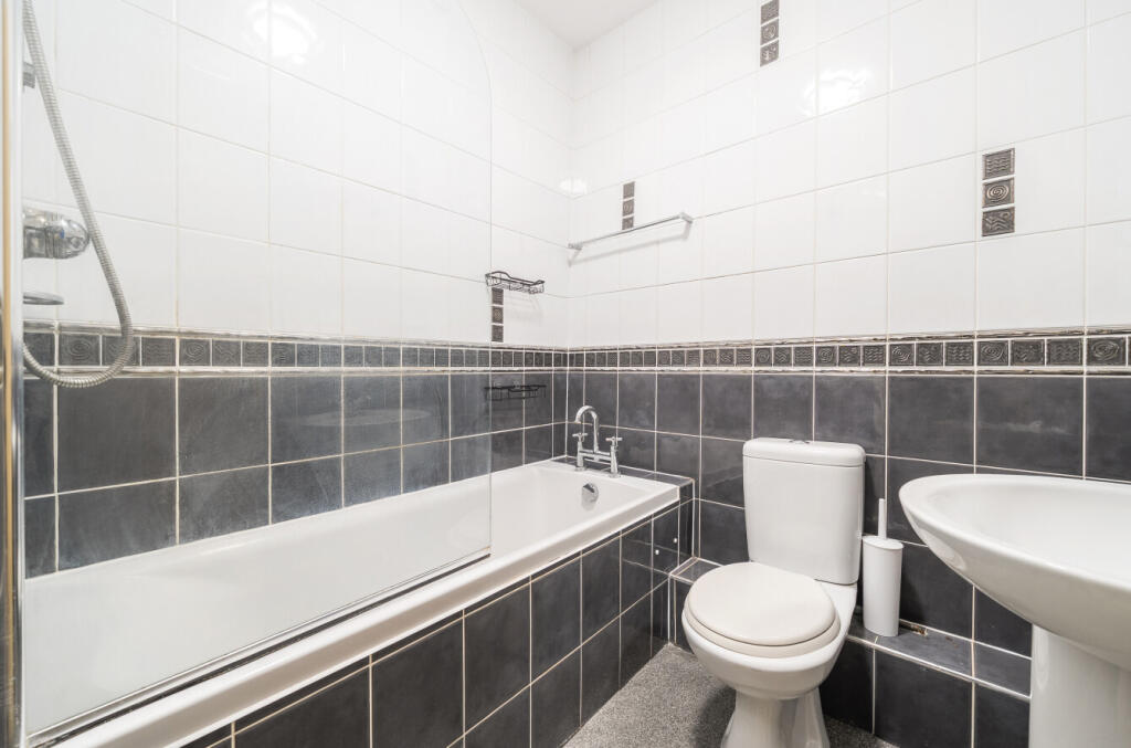 1385948-3-692d717...