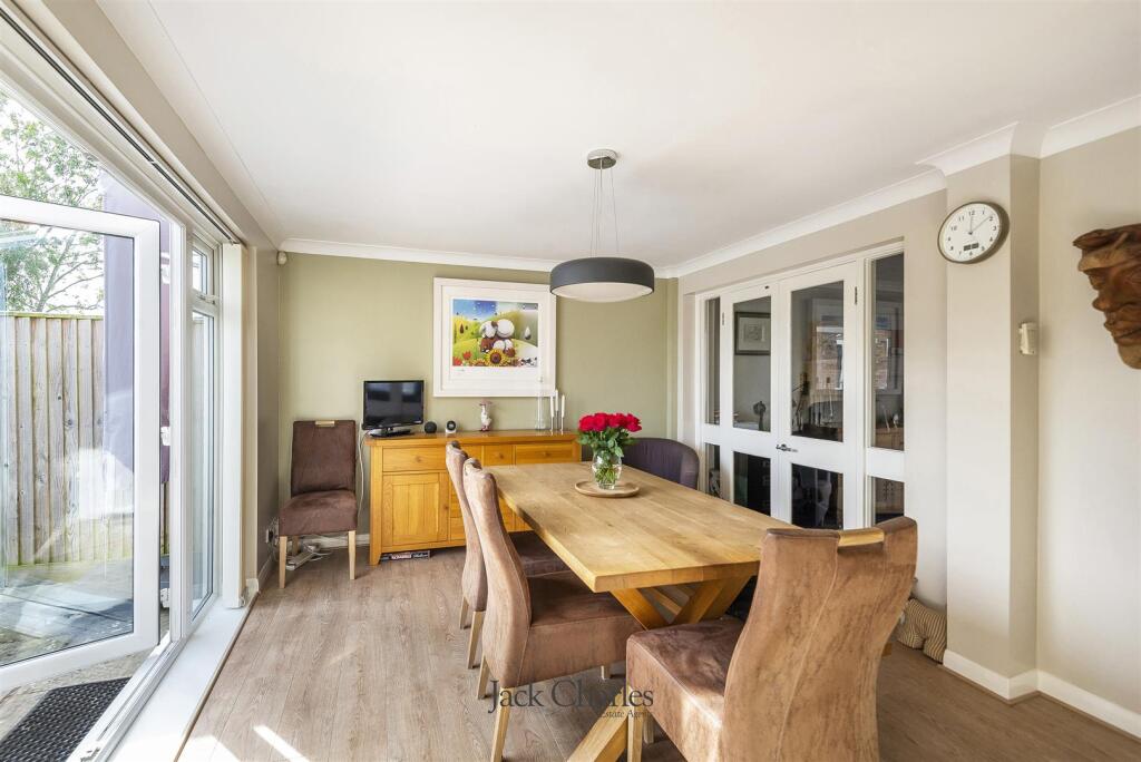 14 Fleming Way, TN10 4RU 008.jpg