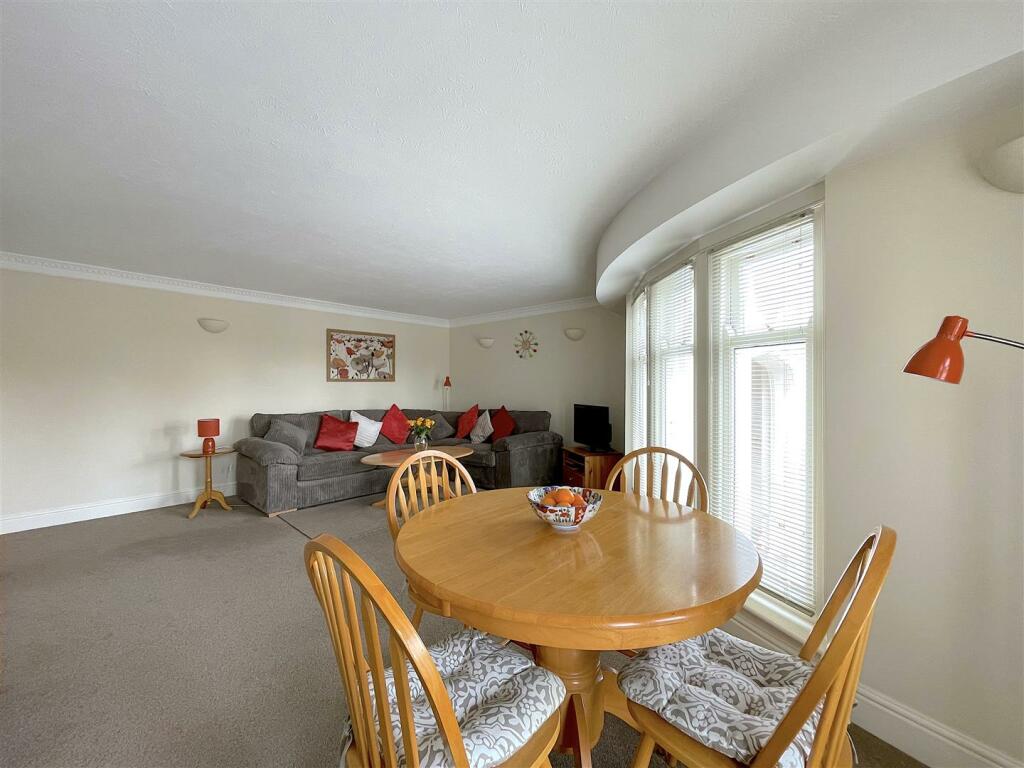 Living Room:Dining Room (3).jpeg