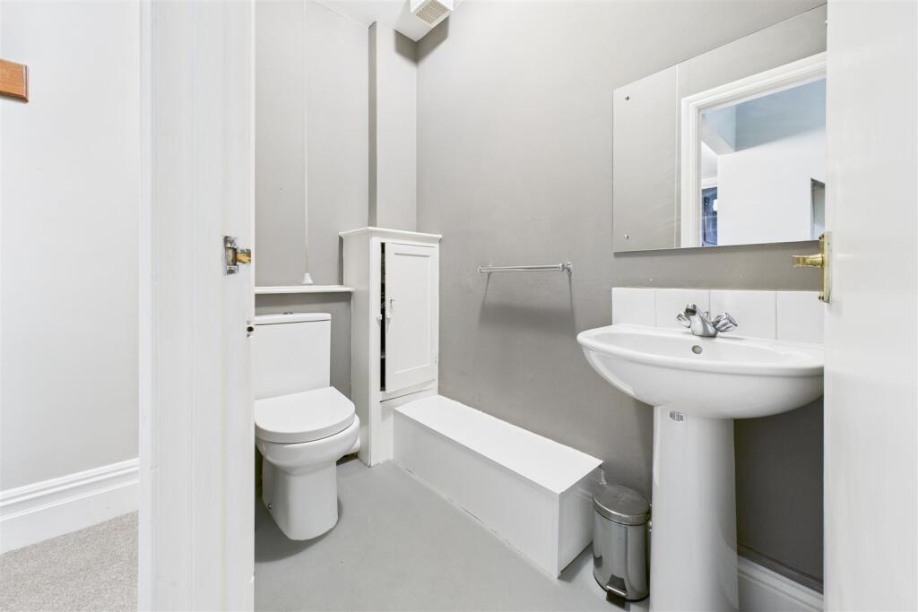 Flat 2, 21 Tyndalls Park Road, Clifton, Bristol BS