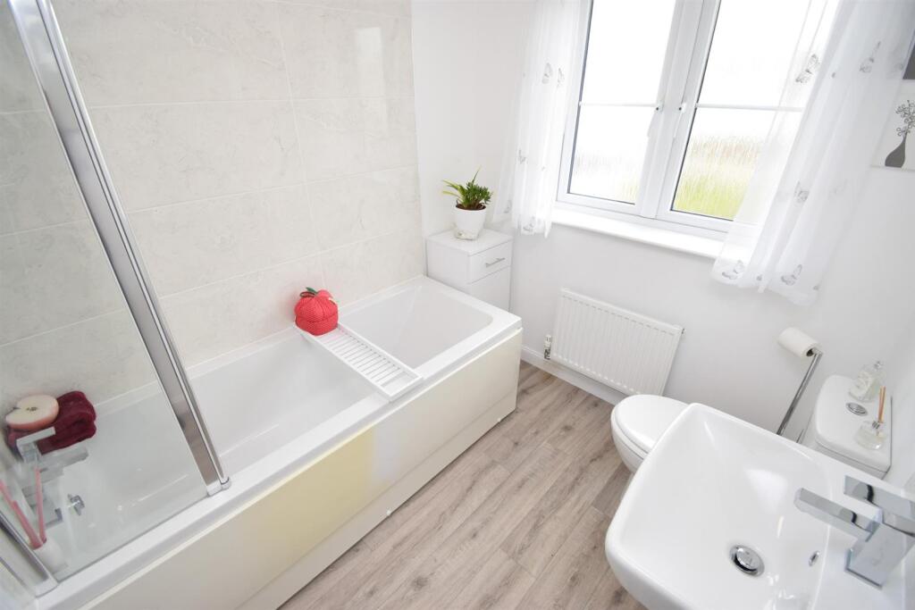 BATHROOM-2 EDIT.jpg
