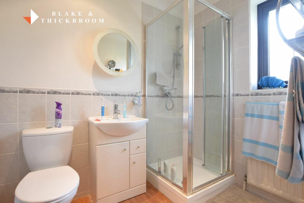 EN SUITE SHOWER ROOM