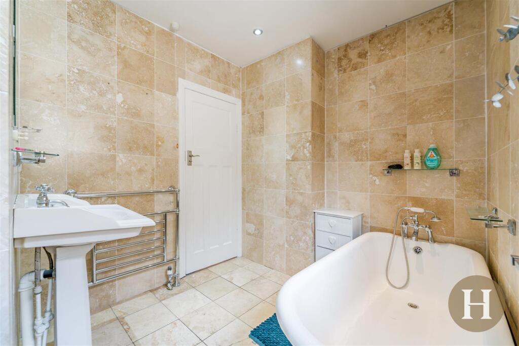 Hadleigh Estate Agents-46.jpg