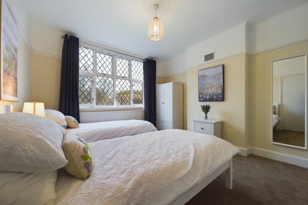 CAM01085G0-PR0504...