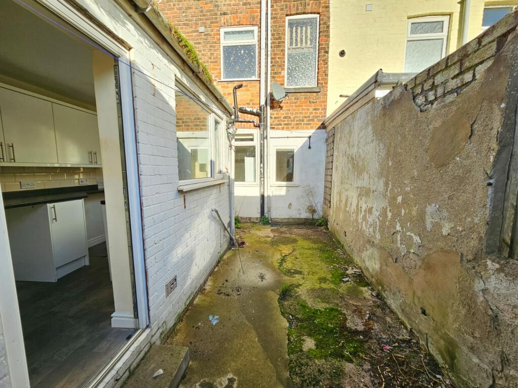 1ca79d5b-64dd-4fce-b8d9-0b85786dd18b