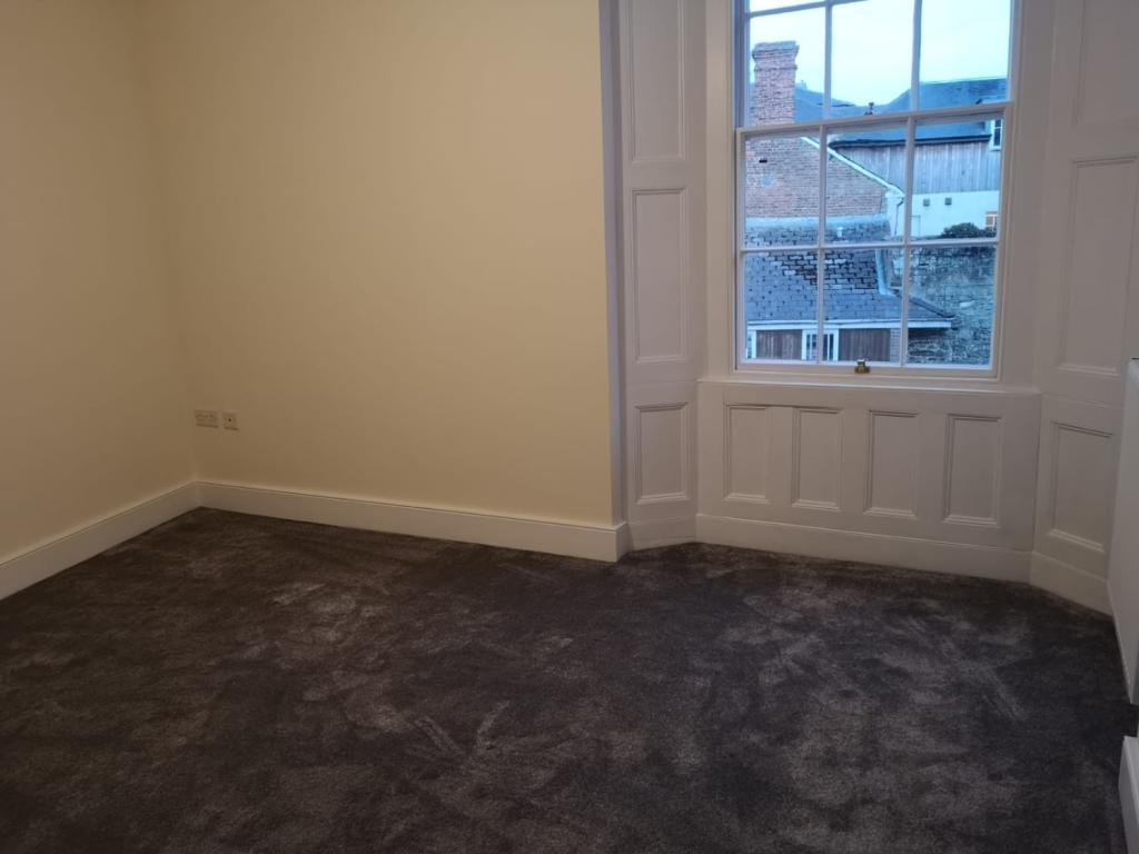 Bedroom (small)