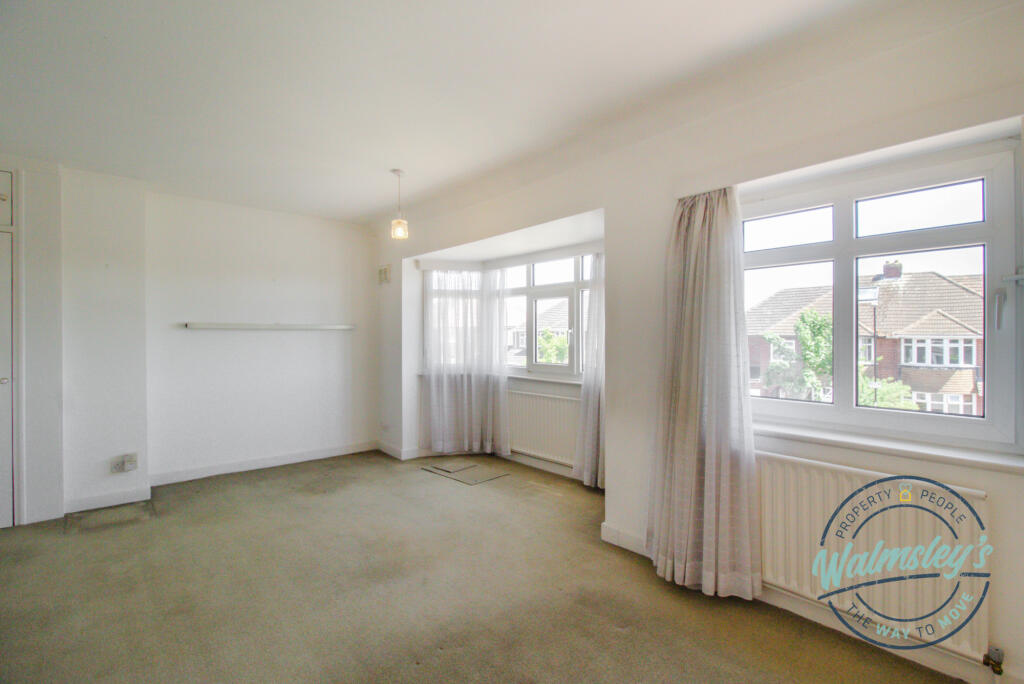 Front bedrooms now one