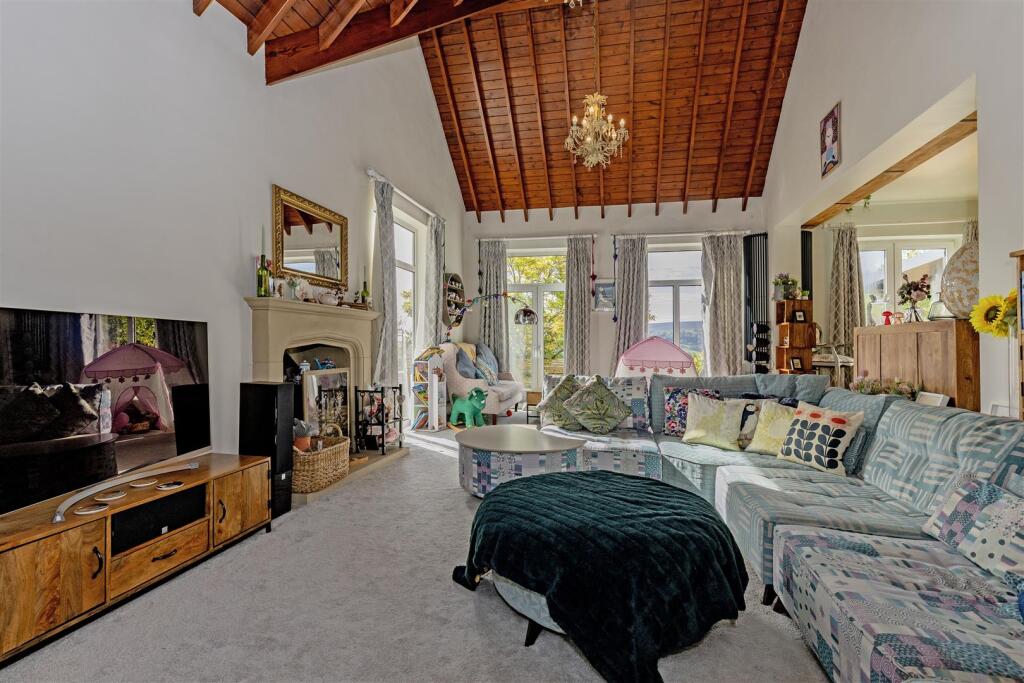 Reception Room-4.jpg