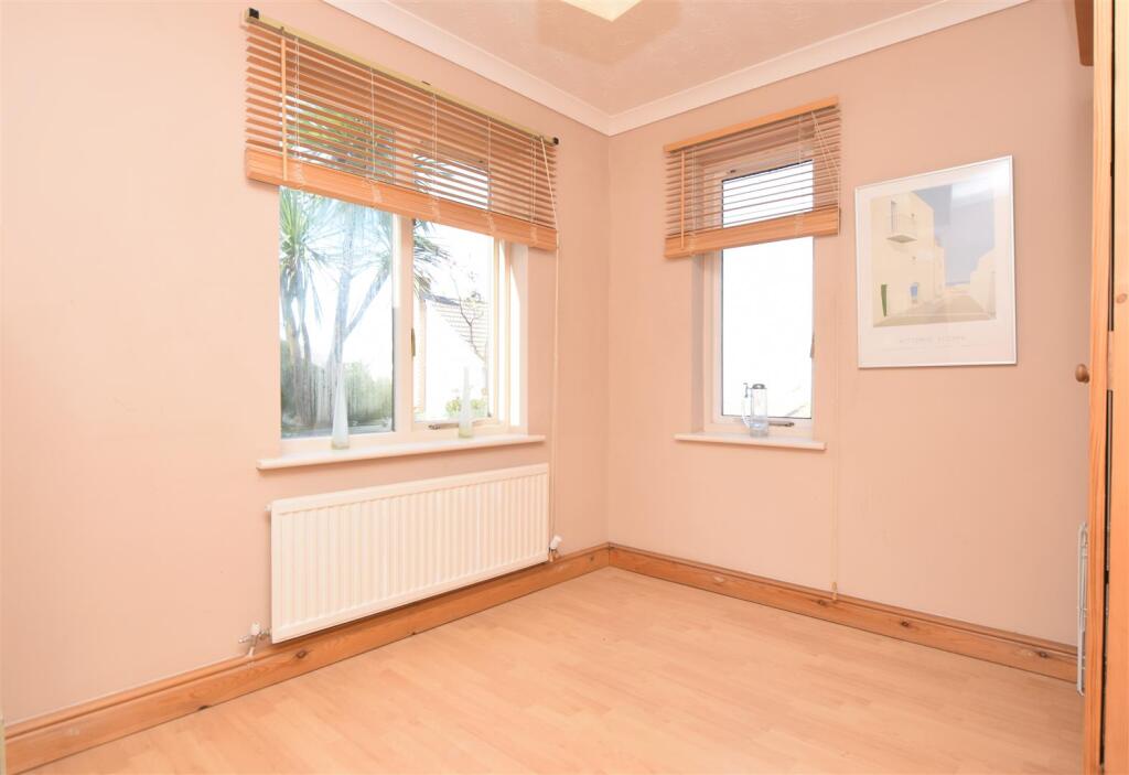 Reception 2 Bed 6.JPG