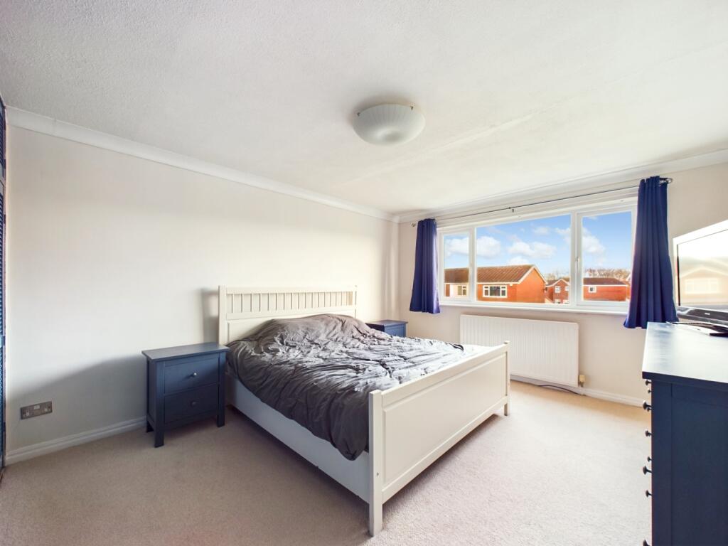 CAM02195G0-PR0056-STILL014