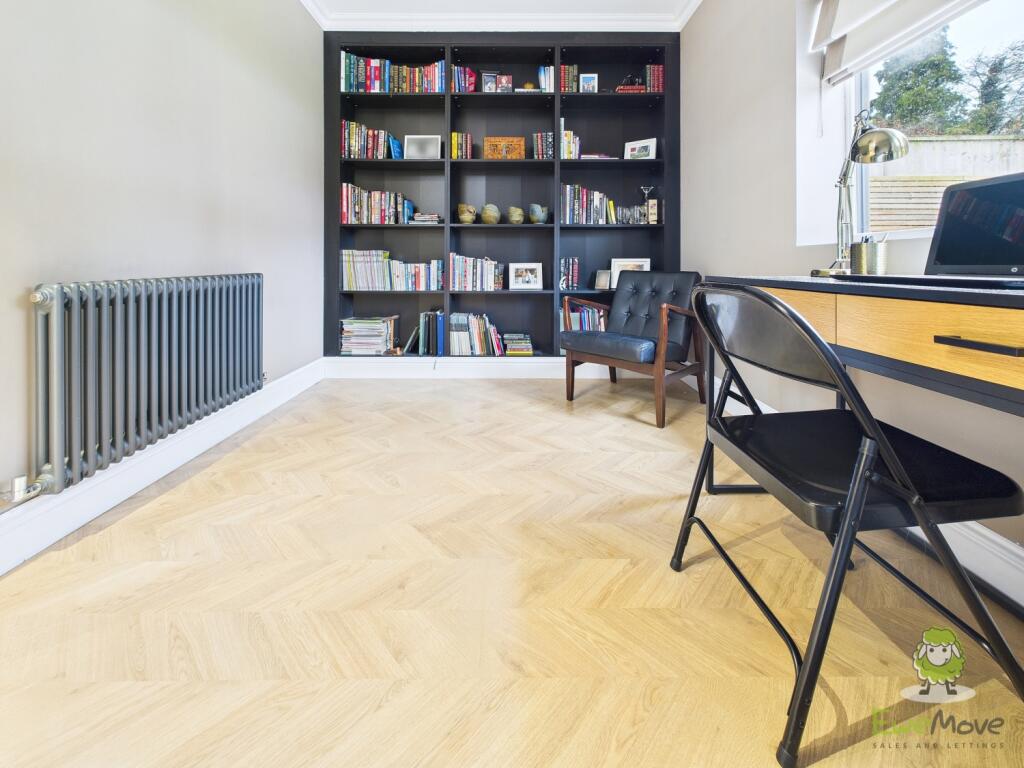 CAM01543G0-PR0166-STILL042