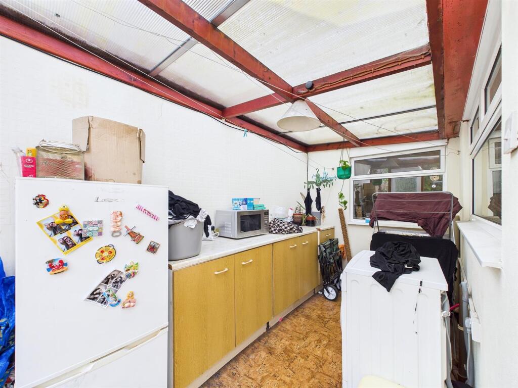 9 - Two bedroom terraced house.jpg