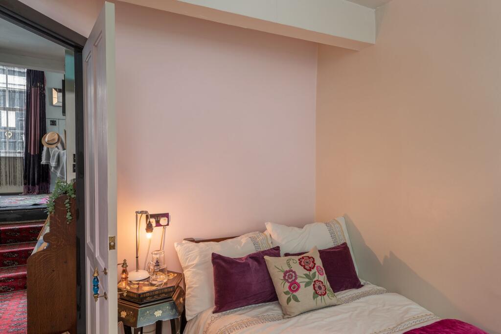 11 Browns Hill, Dartmouth, Bedroom