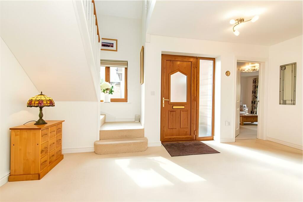 Entrance Hallway.jpeg