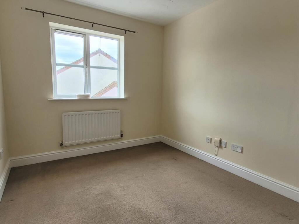 Bedroom One (1) (2).jpg
