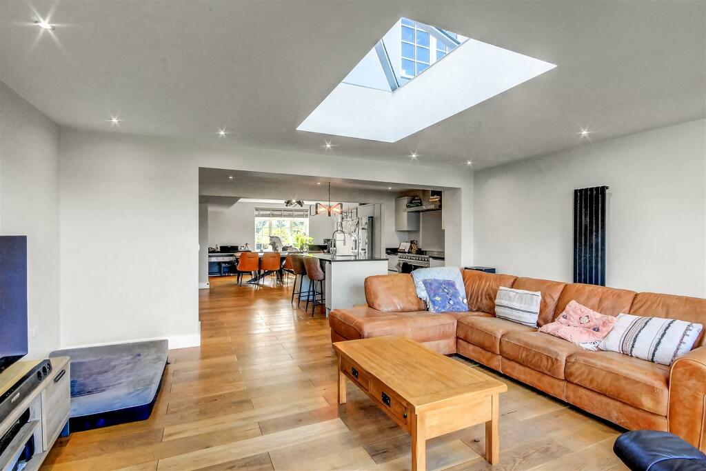 OPEN PLAN LIVING