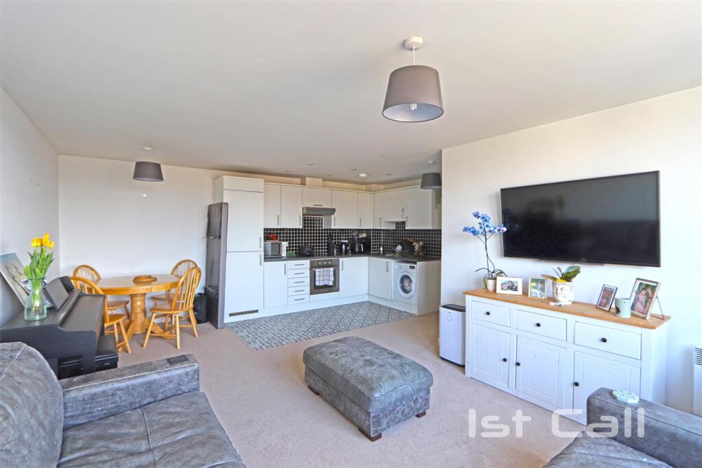 Open Plan Living Room/ Kitchen