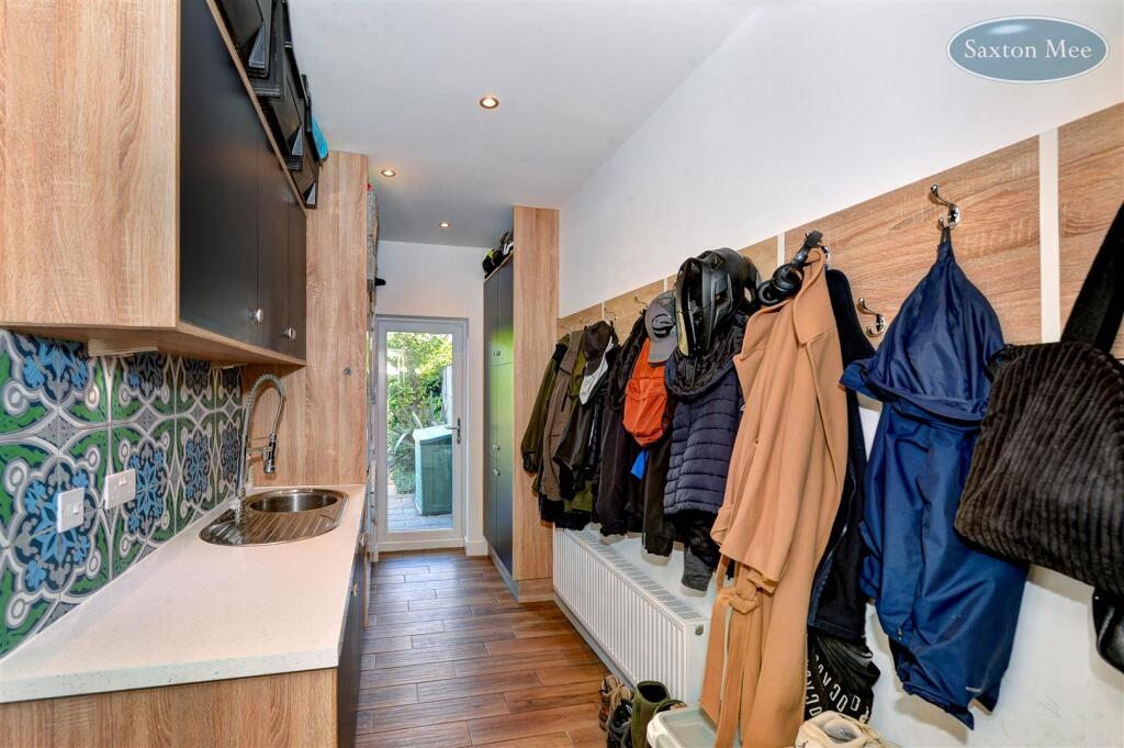 54 Stanwood Crescent - utility 3759.jpg