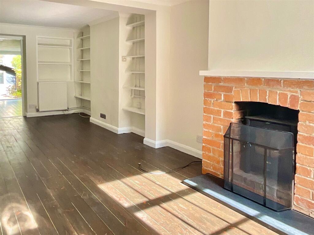 Lounge/ Dining Area