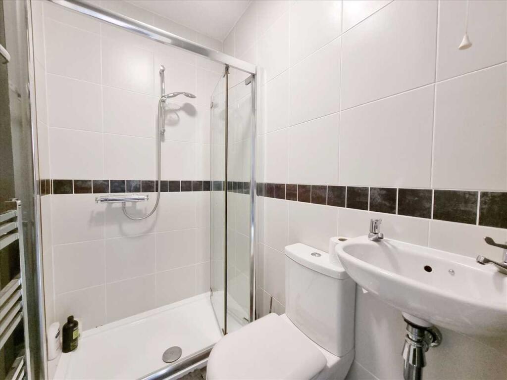 Shower Room: