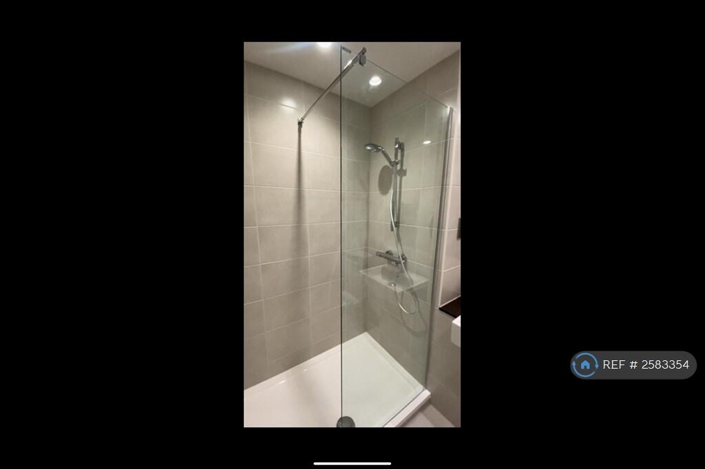 Bedroom 1 Ensuite