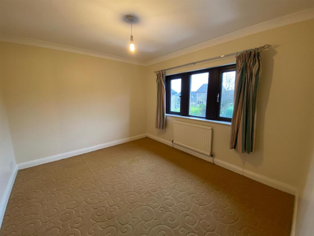 BEDROOM 4.jpg