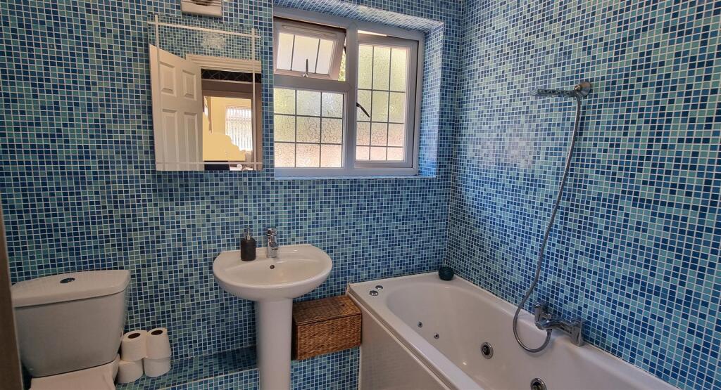 Family Bath &amp; Shower room