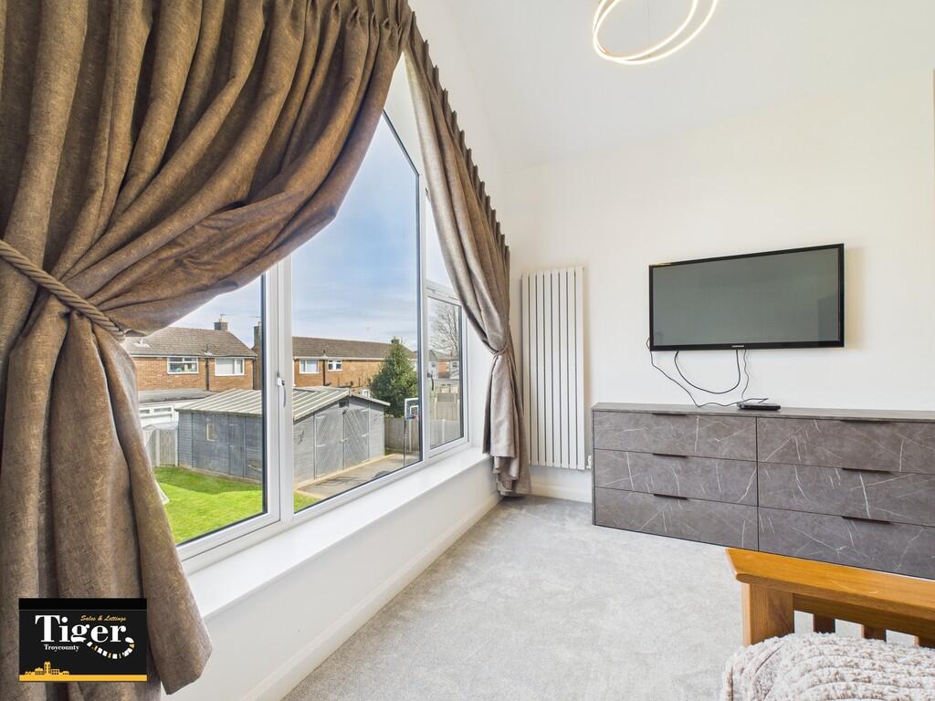 CAM02176G0-PR0559...