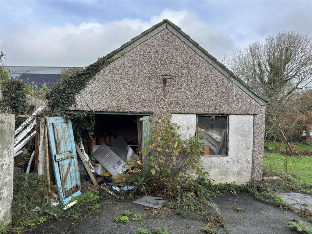 Detached outbuilding