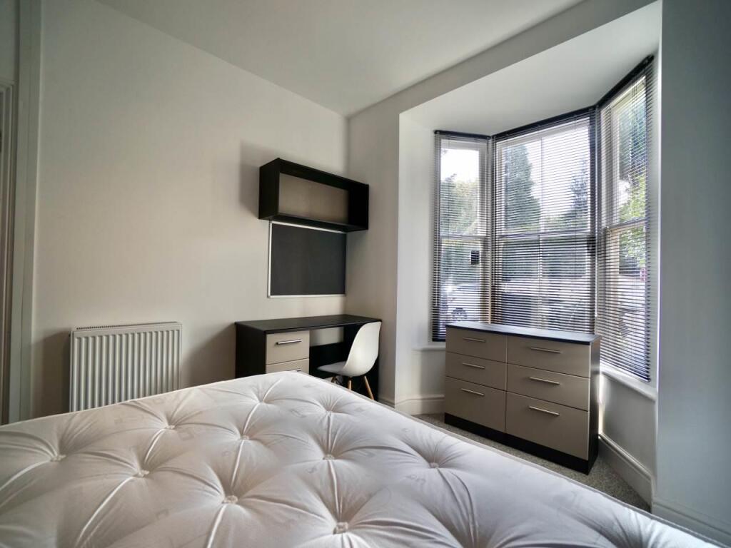 Bed1.2.jpg