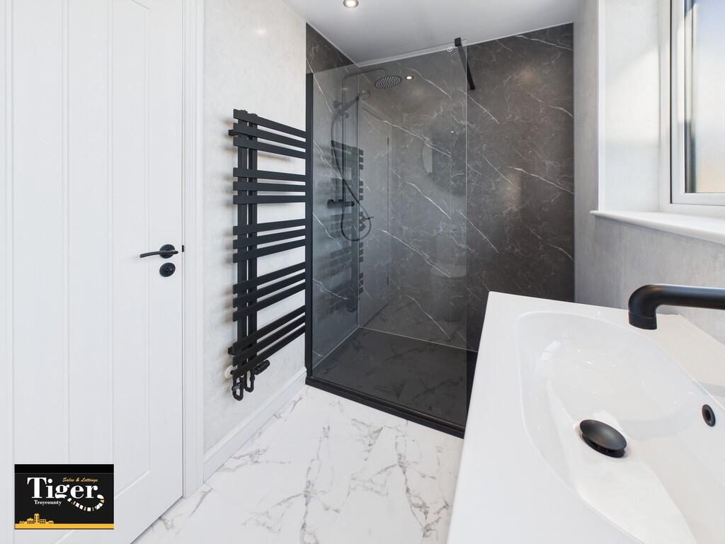 CAM02176G0-PR0540...