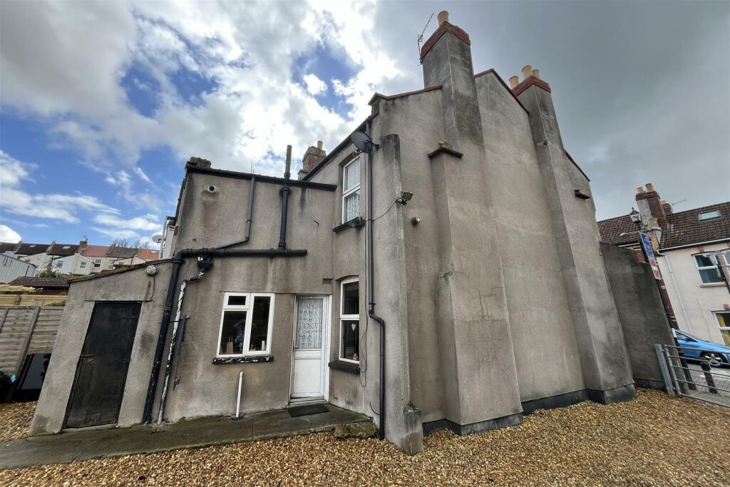 12 Hardy Road, Bedminster, Bristol BS3 2SN Freehol