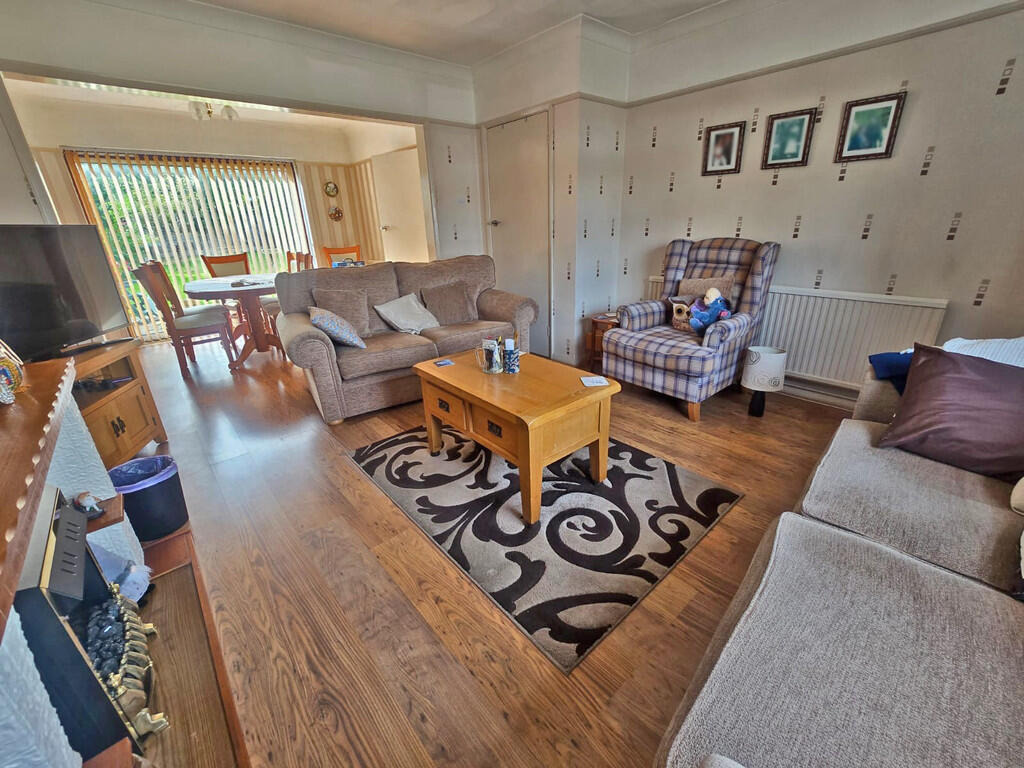 Living room (2)