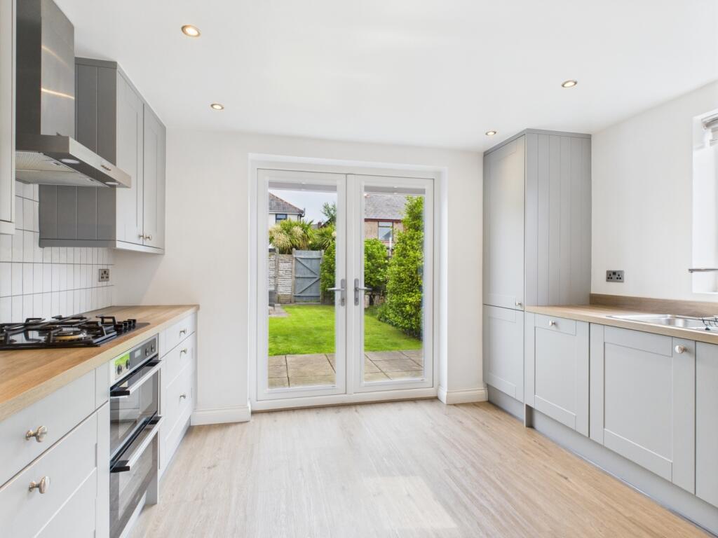 CAM04634G0-PR0045-STILL007