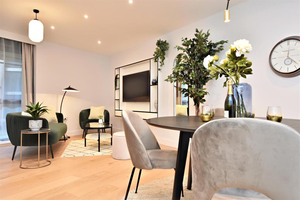 Living Room.jpg
