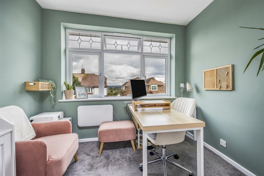 11 Hilltop Crescent, Drayton-PorticoMarketing-Sara