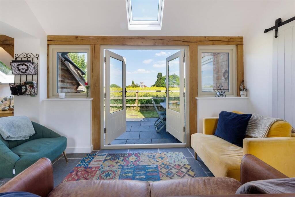 Breakfast/Kitchen/Dining/Family Room