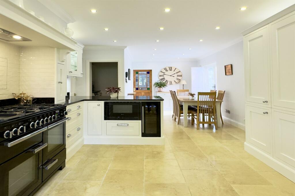 Dining Kitchen 