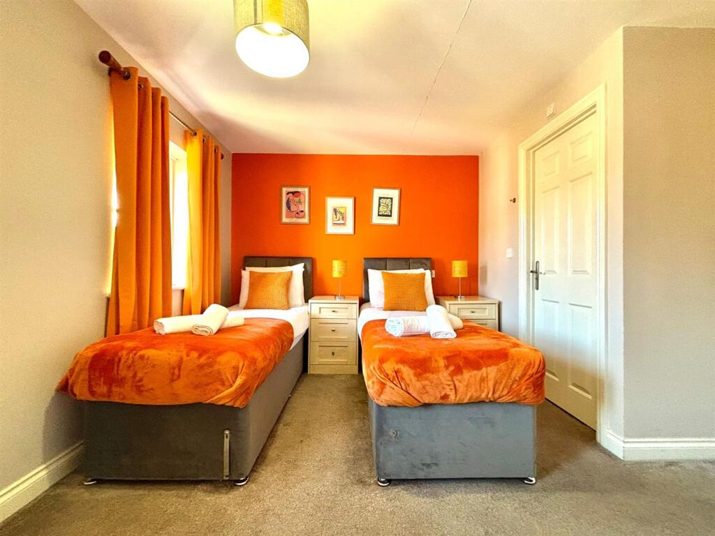 Bedroom 2,2.jpeg