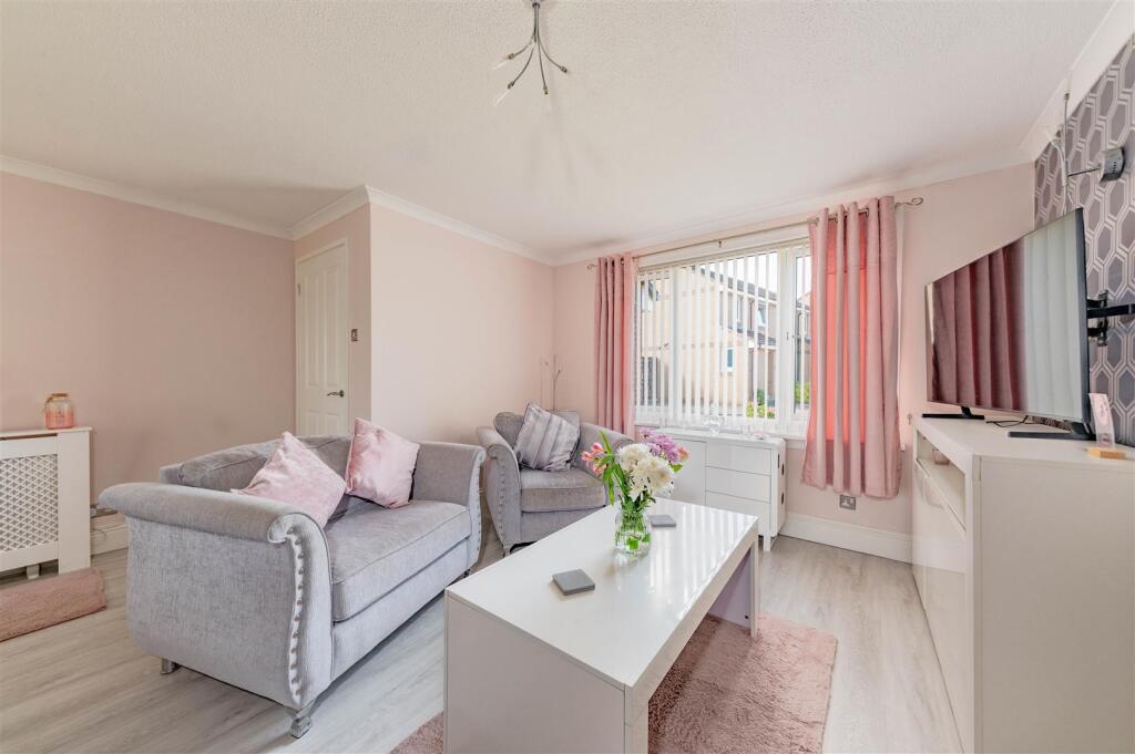 29 Tranent Gardens Dundee-10.JPG