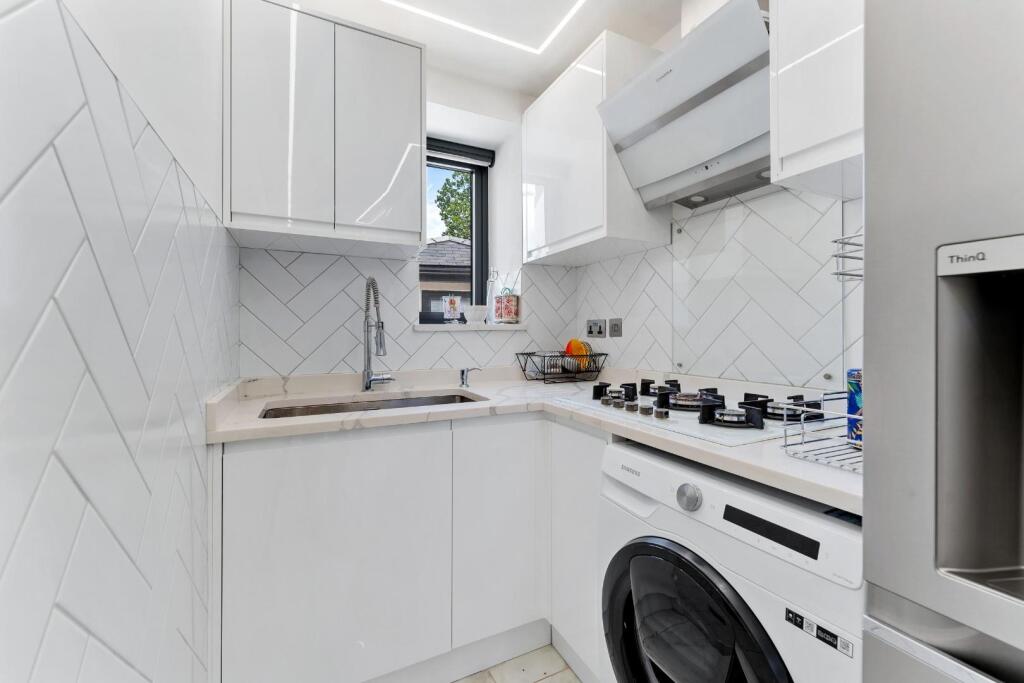 10 LAWTON AVENUE-79.jpg