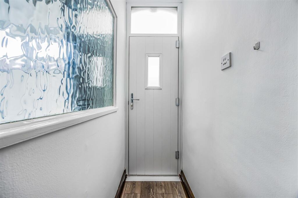 81 Manor Road, Fratton-Small-PorticoMarketing-Sold