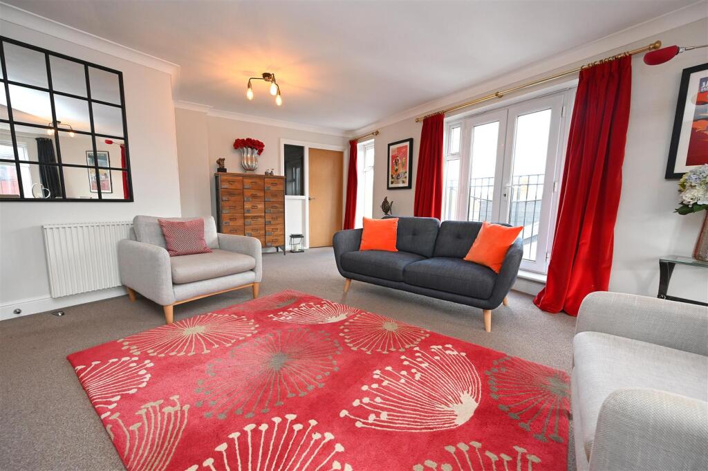 lounge1.JPG