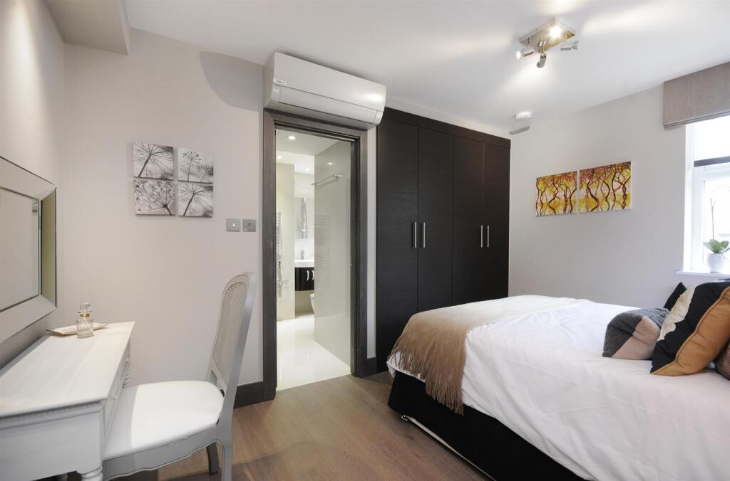 double bedroom.jpg