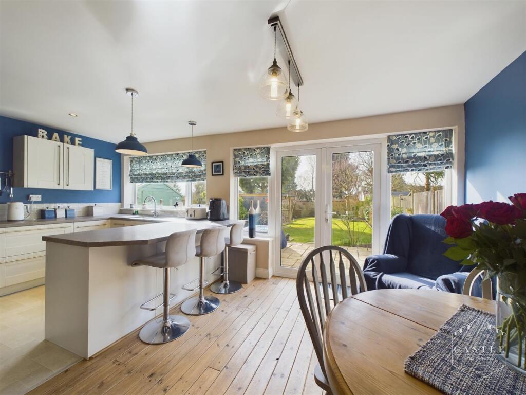 OPEN PLAN DINING KITCHEN