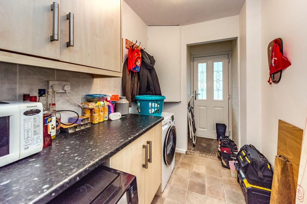 SITTING ROOM DINING ROOM AND KITCHEN