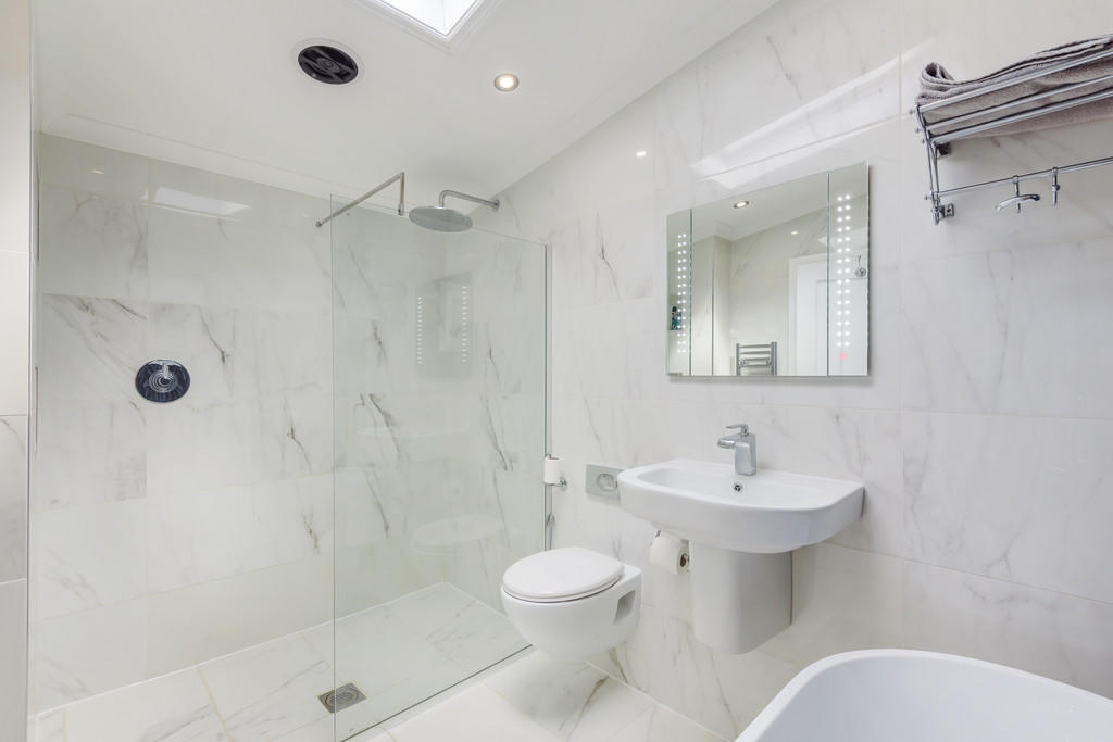 En-Suite to Bedro...