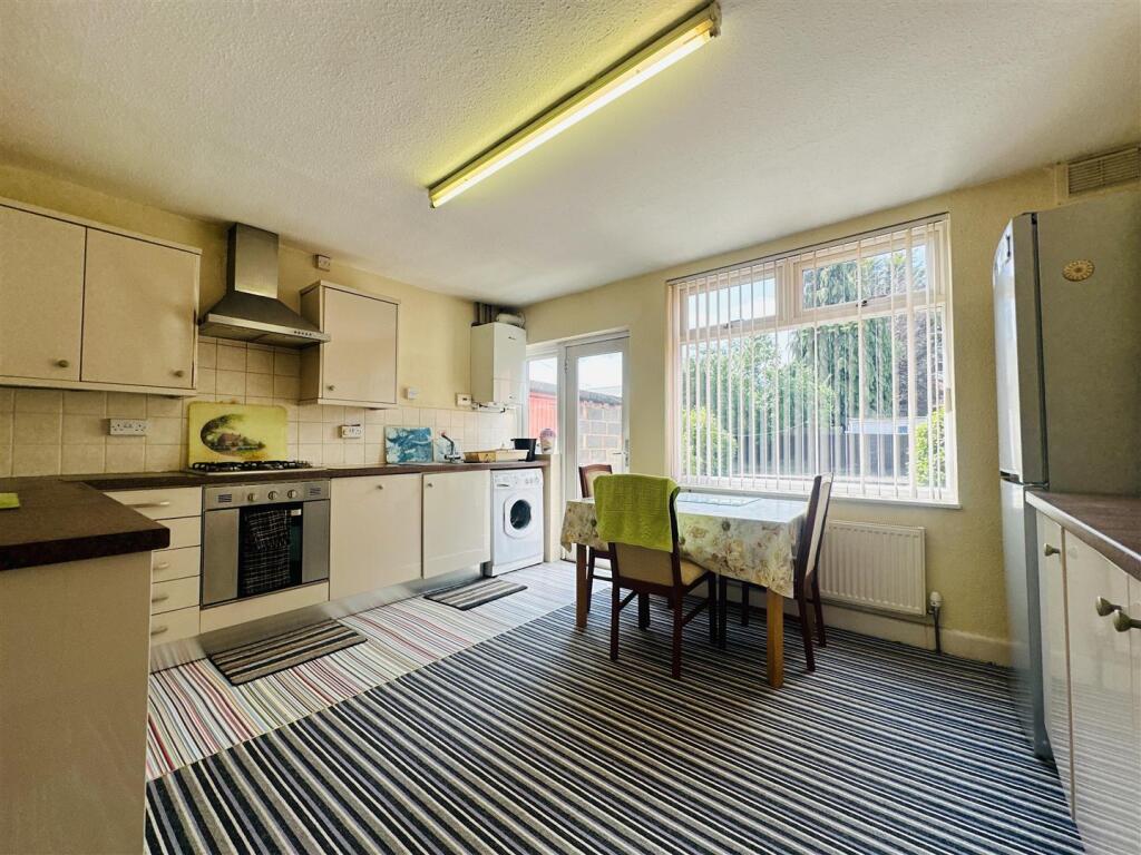 KITCHEN AND DINER