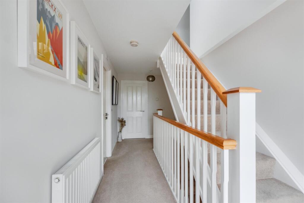 1st Floor Landing_2.jpeg